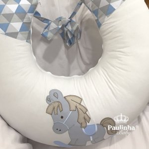 Almofada de Amamentação Baby e Baby Cavalinho Triângulo Azul Bebê